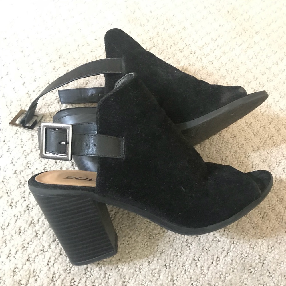 Soda black buckle thick heel